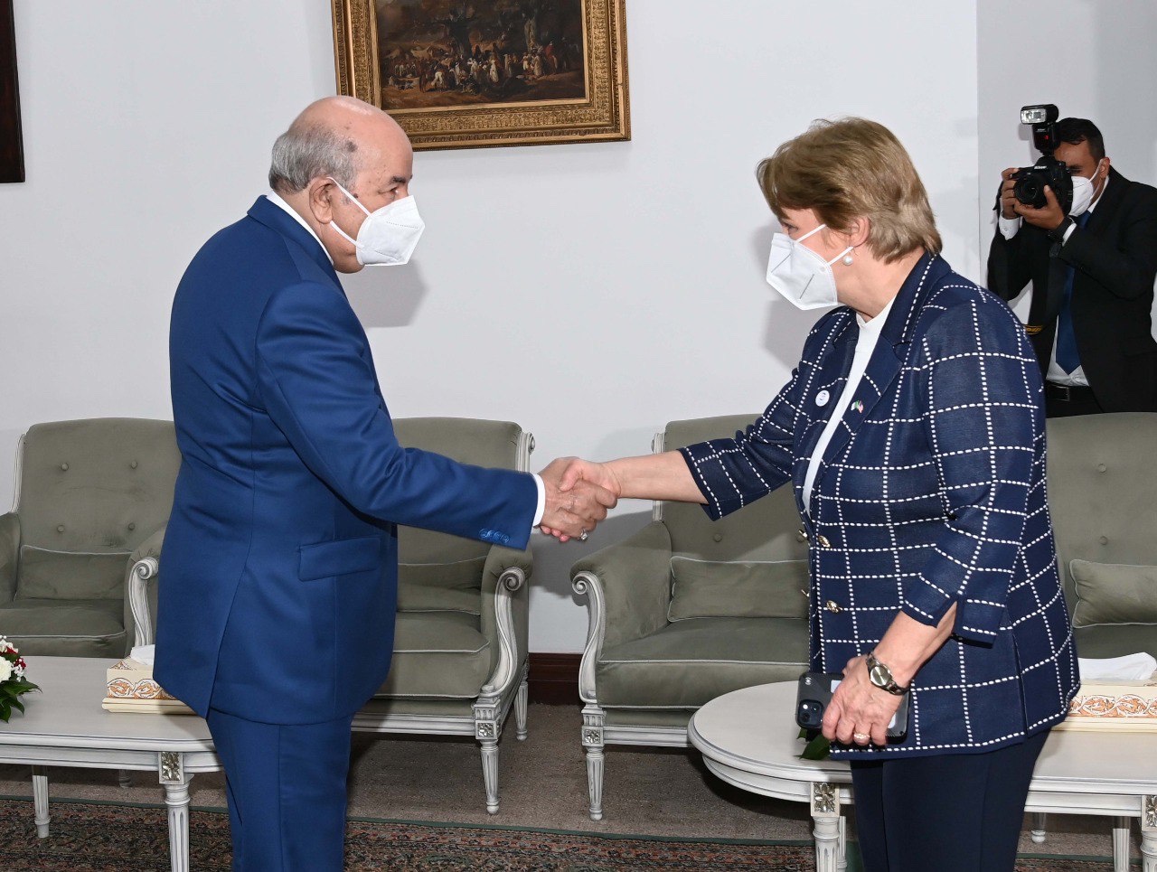 Le Président Tebboune reçoit la PDG de la compagnie américaine "Occidental Petroleum Corporation"