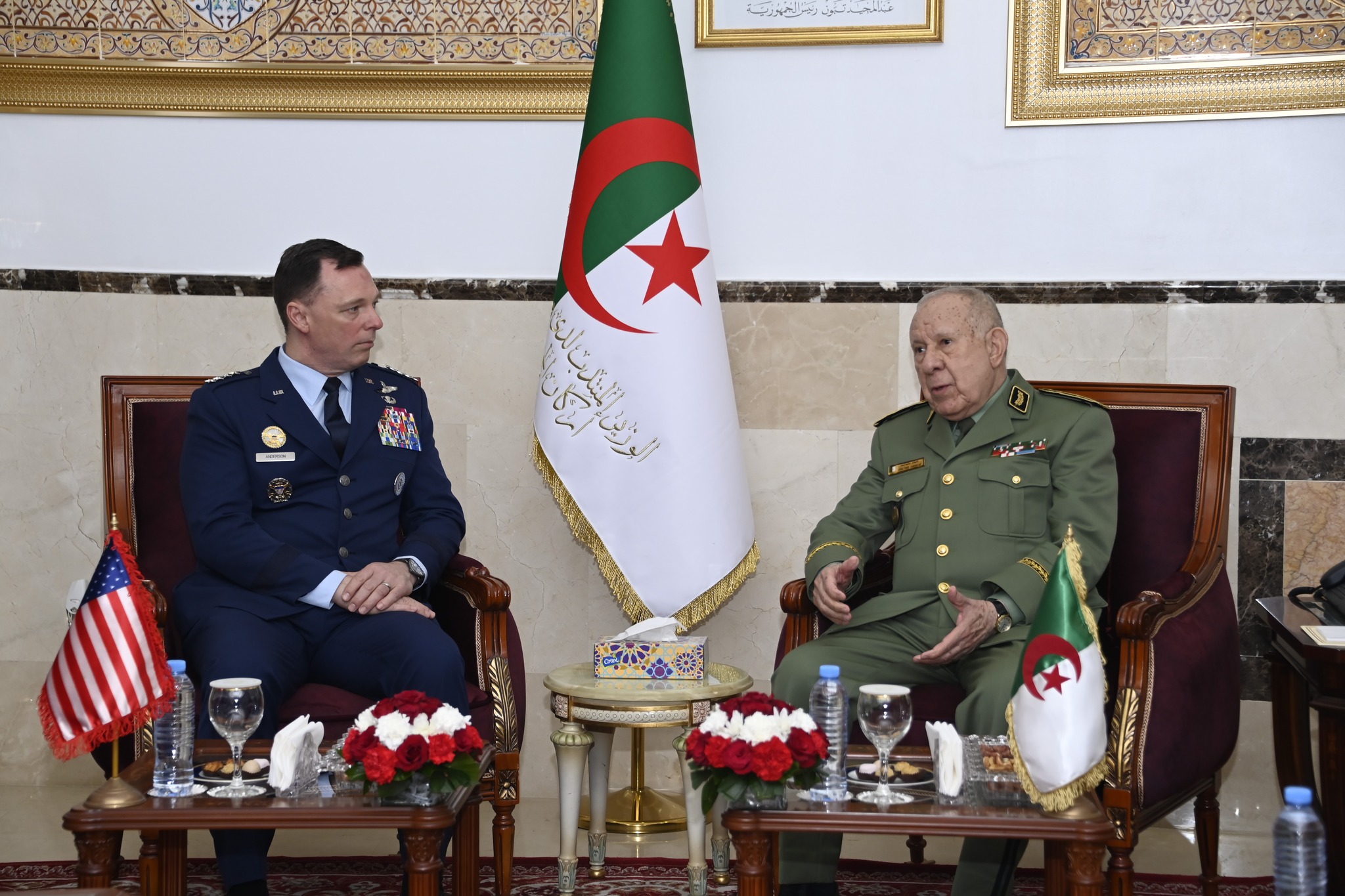 Le général de corps d'armée Saïd Chengriha reçoit le commandant de l’AFRICOM